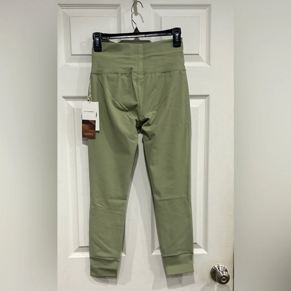 Vuori Women's Medium Daily Legging Green NWT High Rise 7/8 Insteam No-Slip